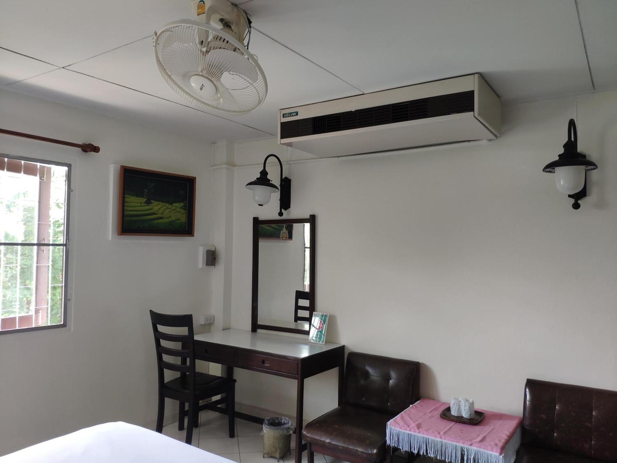 Changpuak Hotel Τσιάνγκ Μάι Εξωτερικό φωτογραφία